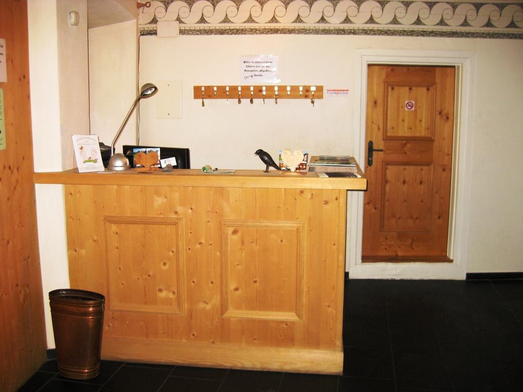 Pensiun Garni Plaz Hotel Scuol Buitenkant foto