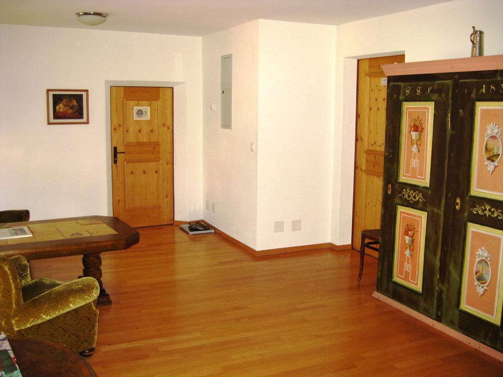Pensiun Garni Plaz Hotel Scuol Buitenkant foto