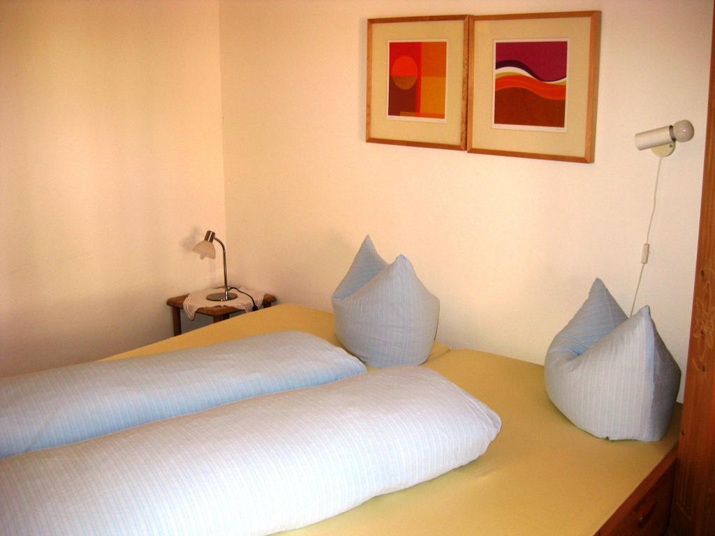 Pensiun Garni Plaz Hotel Scuol Kamer foto
