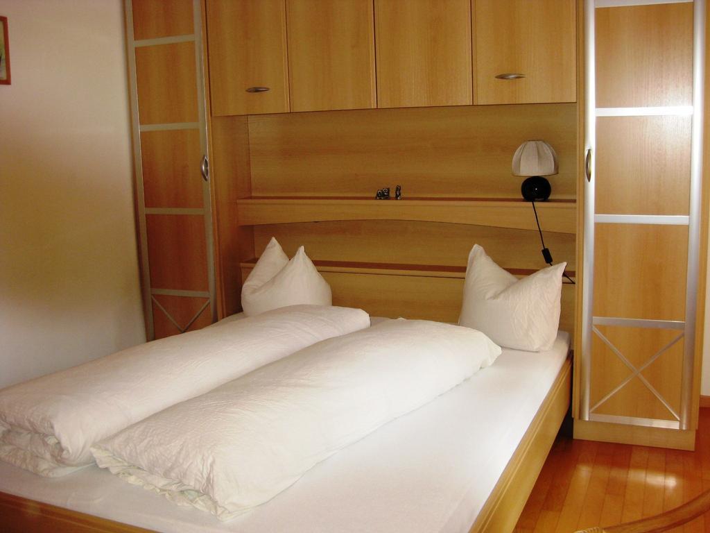 Pensiun Garni Plaz Hotel Scuol Buitenkant foto
